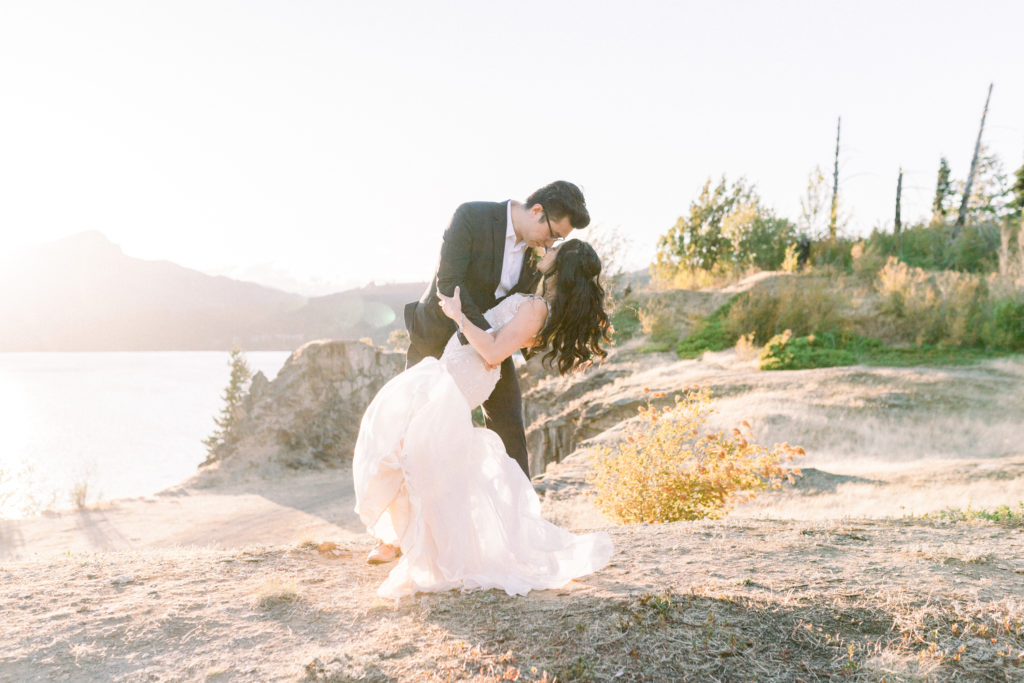 Columbia River Gorge Elopement on Funk's Island