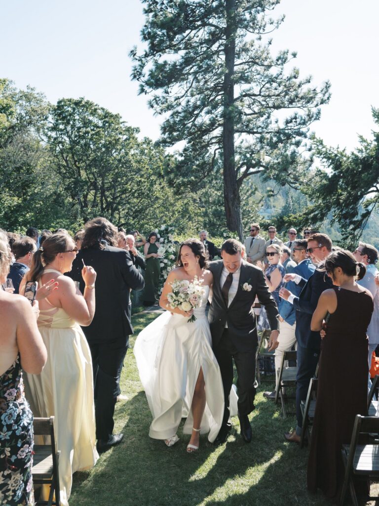 The Griffin House offers panoramic scenery, an intimate atmosphere, and a naturally elevated setting for couples wanting a wedding that feels both refined and deeply personal.